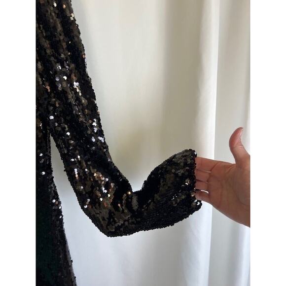 Black Sequin V-Neck Going Out Long Sleeve Top Size S WAYF - Picture 3 of 5